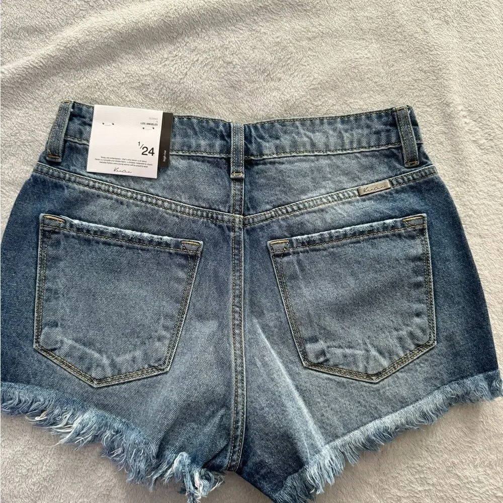 KANCAN HIGH RISE FRAYED HEM DENIM SHORTS Size 1